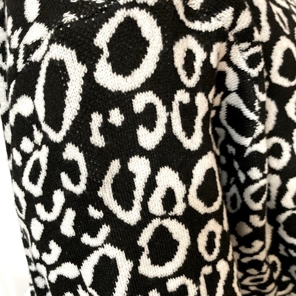 BELLA RODRIGUEZ Women’s Plus Size 2X Long Cardigan Print Pattern Black/White NWT - Picture 6 of 6